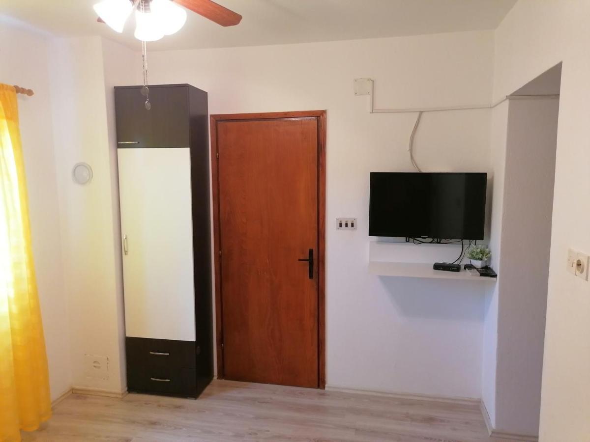 Kornić Apartment Dinka מראה חיצוני תמונה