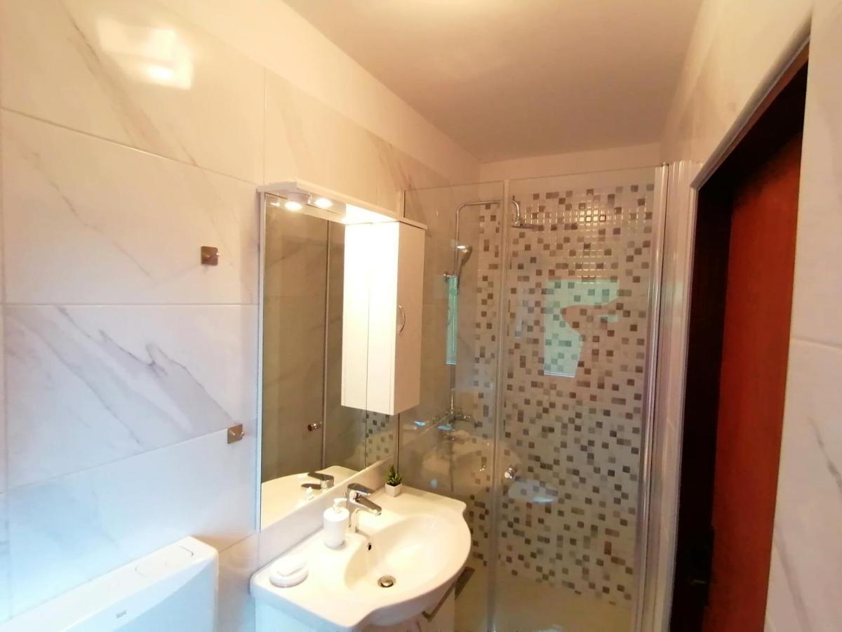 Kornić Apartment Dinka מראה חיצוני תמונה